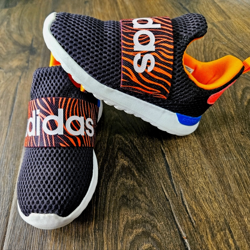 Adidas Kids Black and Orange Tiget Sneakers. 8.5c. 🧡🖤